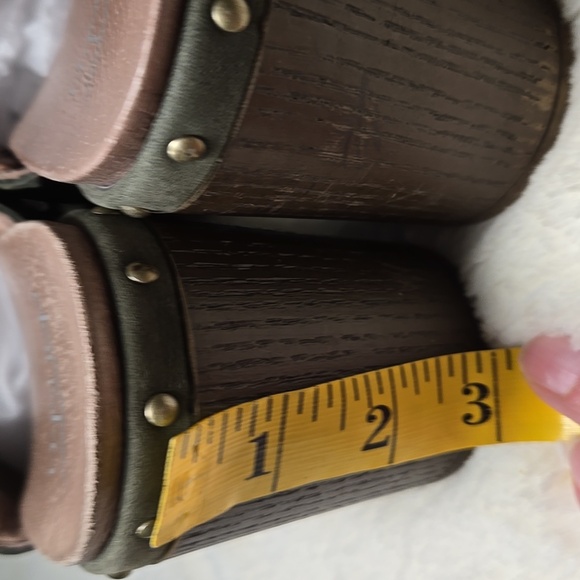 Dansko Green Sueded Fringed Clogs Size 39/ US 8.5/9 - Picture 5 of 8